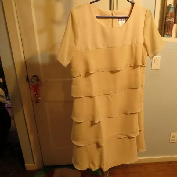 Bfa Classics Dresses | Vintage Bfa Classics Dress Womens Size 10 Short Sleeve Ladies | Color: Cream | Size: 10 | Louevah's Closet